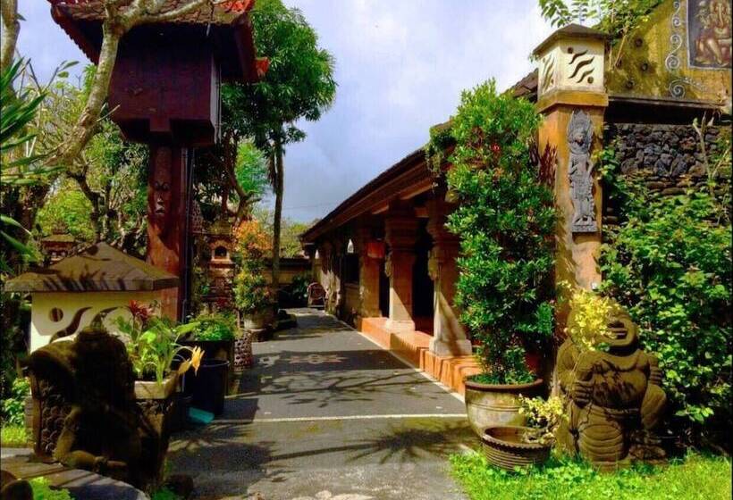 בית מלון כפרי Tukad White House