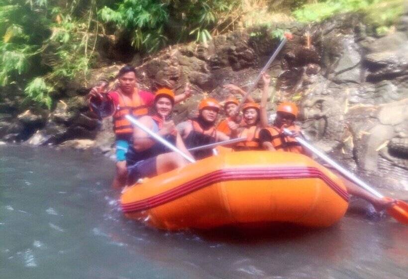 בית מלון כפרי Tukad White House