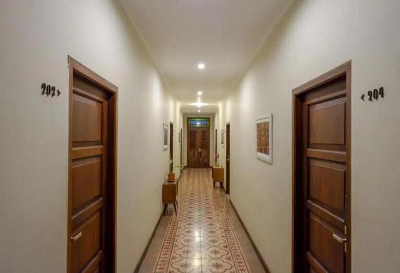 بنسيون Urbanview Rumah Kandjani Yogyakarta