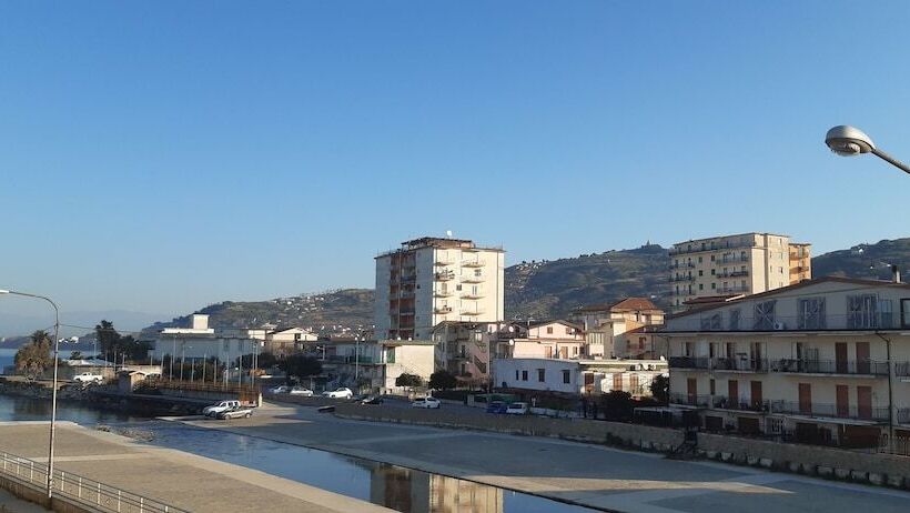 민박 100 Passi Dal Mare