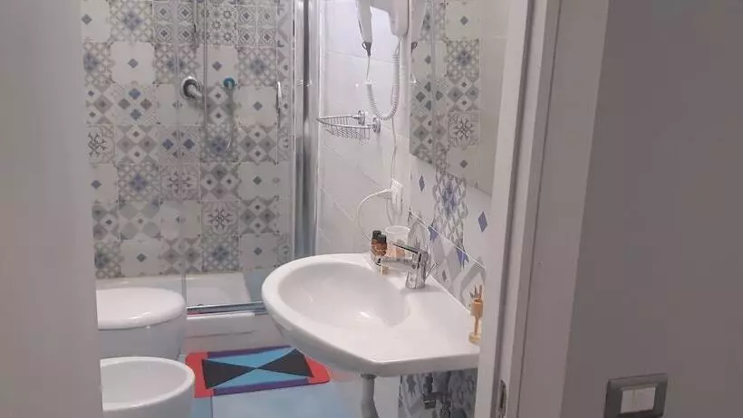 تختخواب و صبحانه 100 Passi Dal Mare