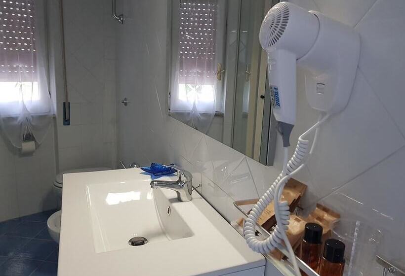 민박 100 Passi Dal Mare