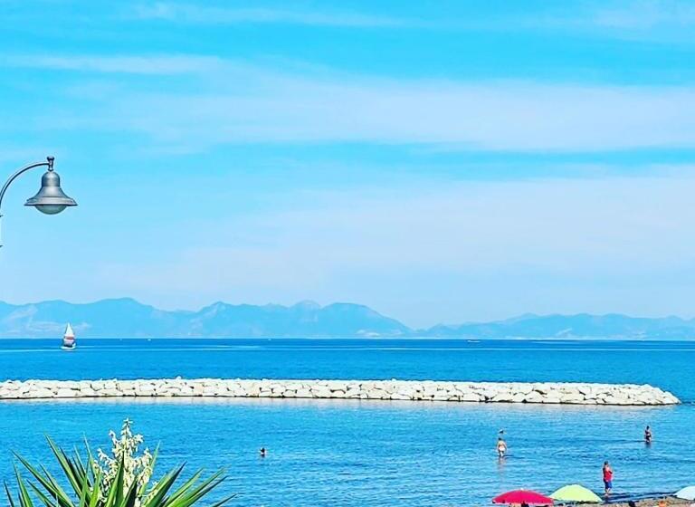 민박 100 Passi Dal Mare