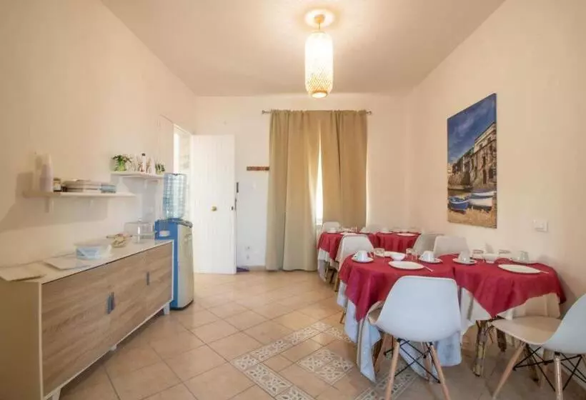 تختخواب و صبحانه 100 Passi Dal Mare