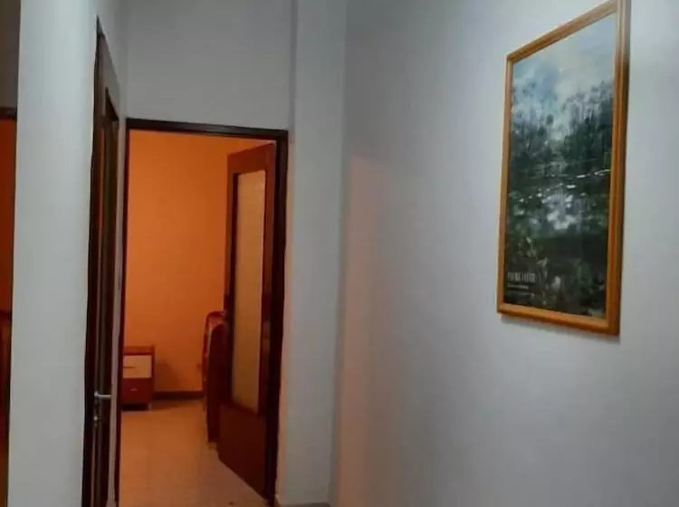 Aamiaismajoitus (B&B) Adonis