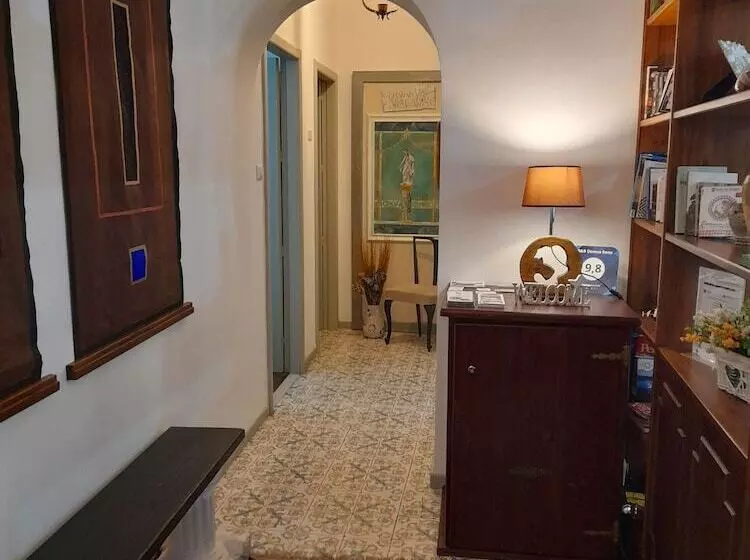 تختخواب و صبحانه Domus Enna