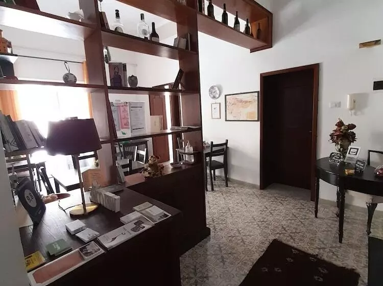 تختخواب و صبحانه Domus Enna