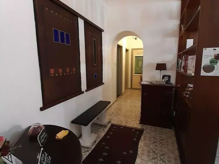 تختخواب و صبحانه Domus Enna