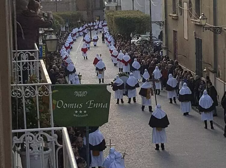 تختخواب و صبحانه Domus Enna