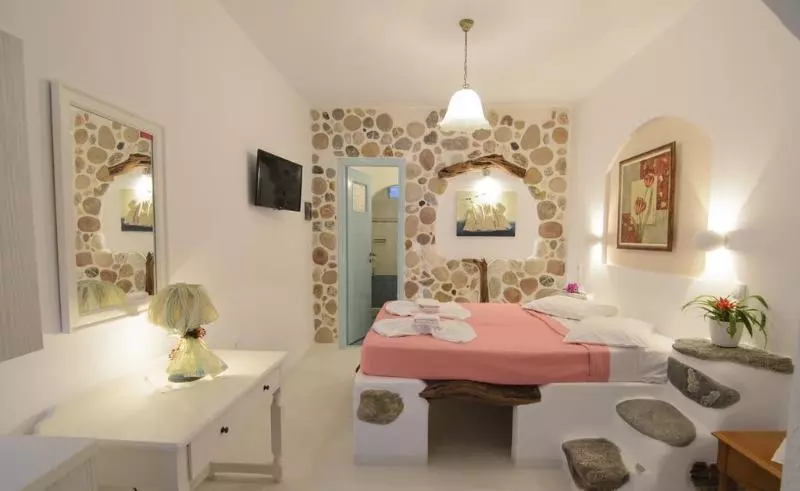 Evi's Studios Tholaria