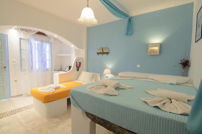 Evi's Studios Tholaria