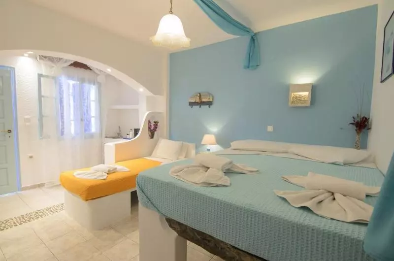 Evi's Studios Tholaria