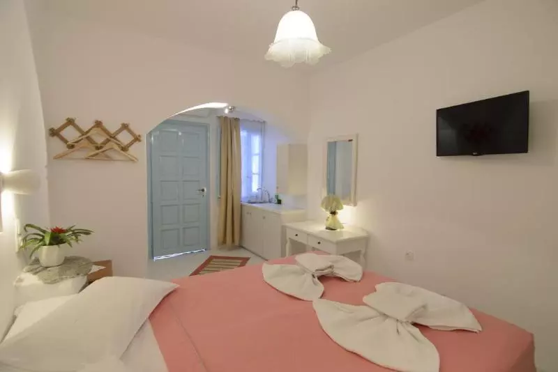 Evi's Studios Tholaria