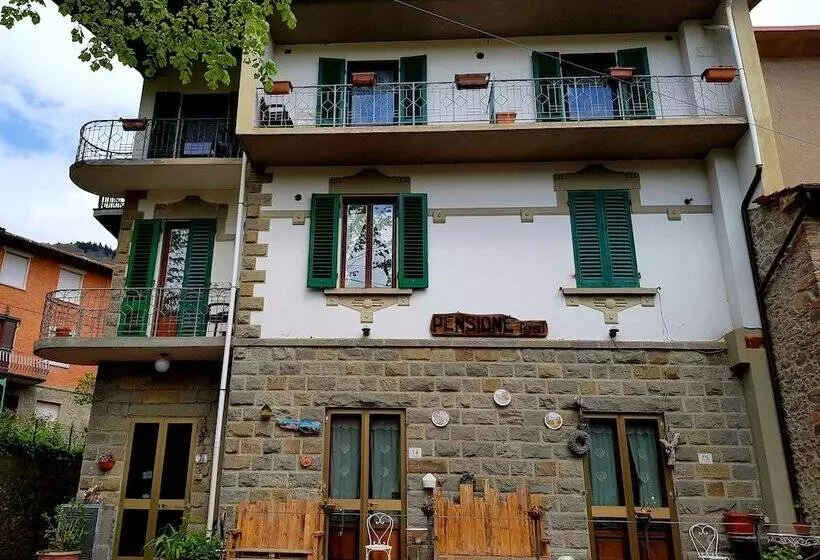 ホテル Albergo Pensione Tesi