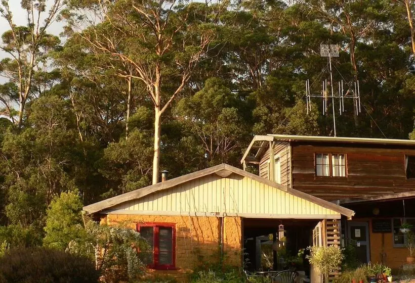 ホテル Bombina Cottages