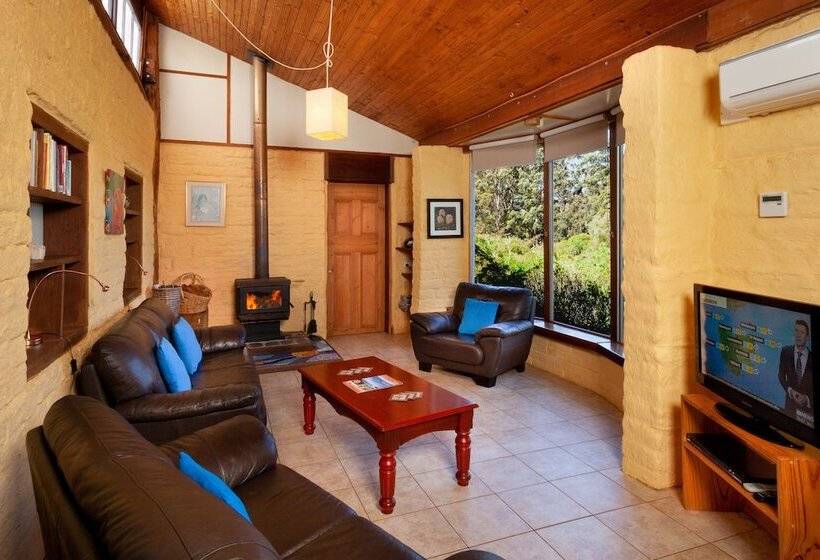 호텔 Bombina Cottages