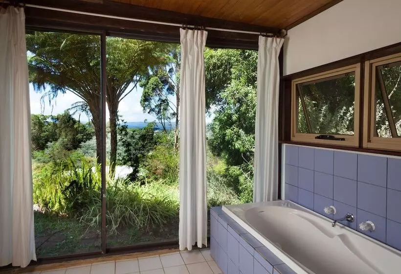 ホテル Bombina Cottages