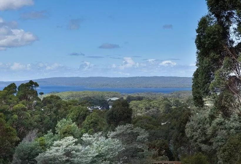 ホテル Bombina Cottages