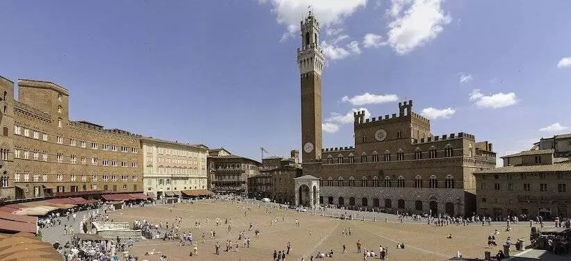 ホテル Vada Village