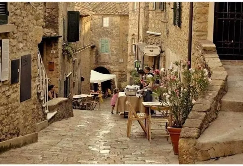 ホテル Vada Village