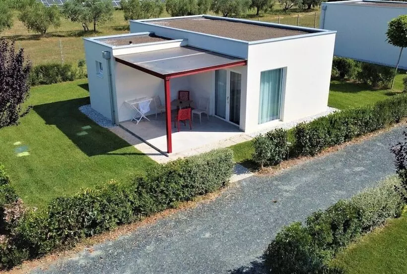 ホテル Vada Village