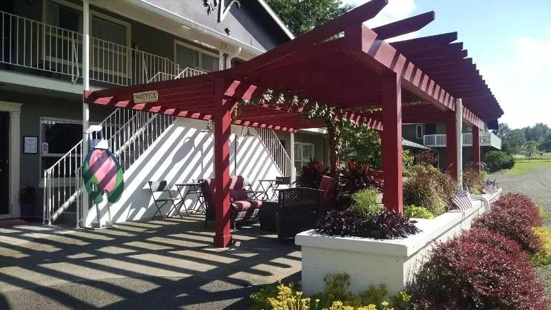 Motelli Vinehurst Inn And Suites