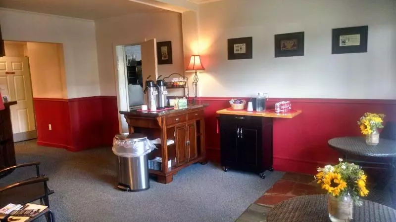 Motelli Vinehurst Inn And Suites