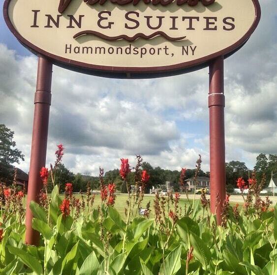 מוטל Vinehurst Inn And Suites