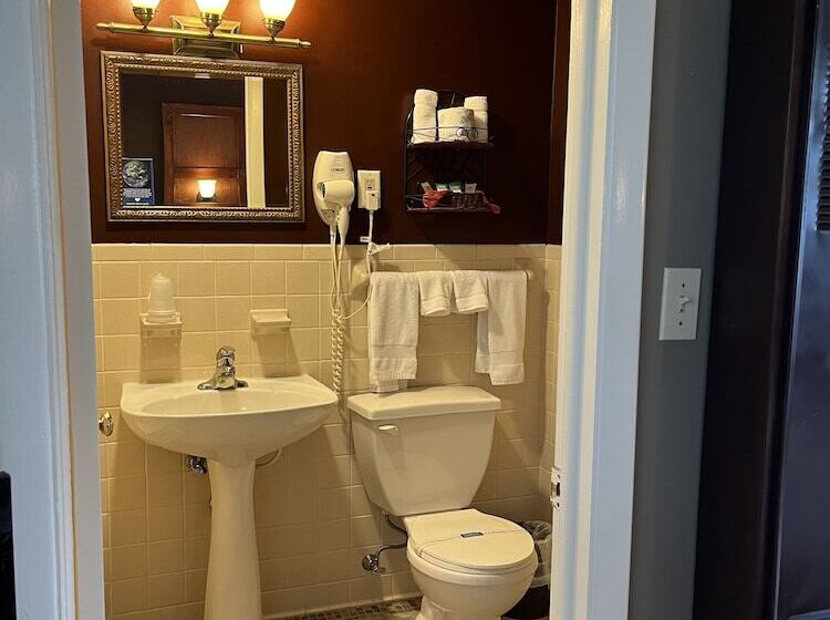 מוטל Vinehurst Inn And Suites