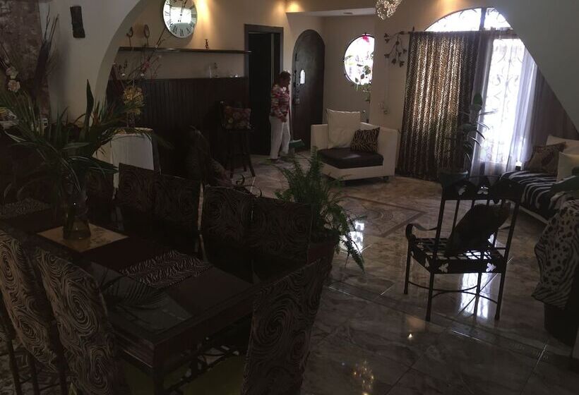 Apartamentos El Castillo