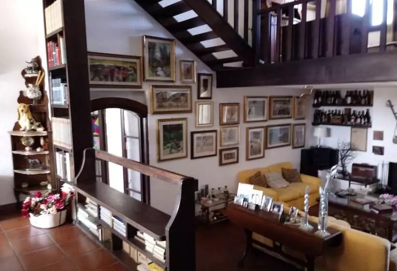 Aamiaismajoitus (B&B) Villa Gandamar