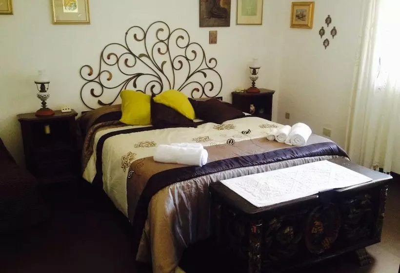 Aamiaismajoitus (B&B) Villa Gandamar