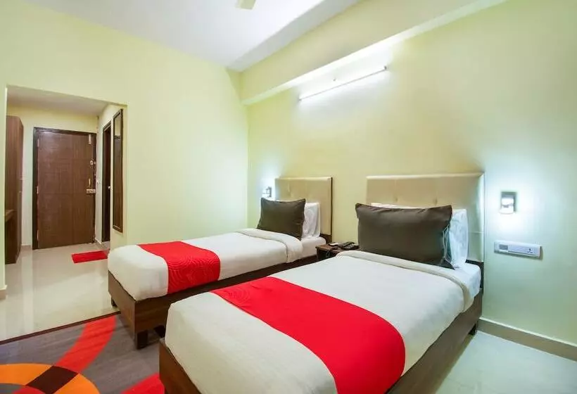 ホテル Collection O 30087 Daba Garden Road