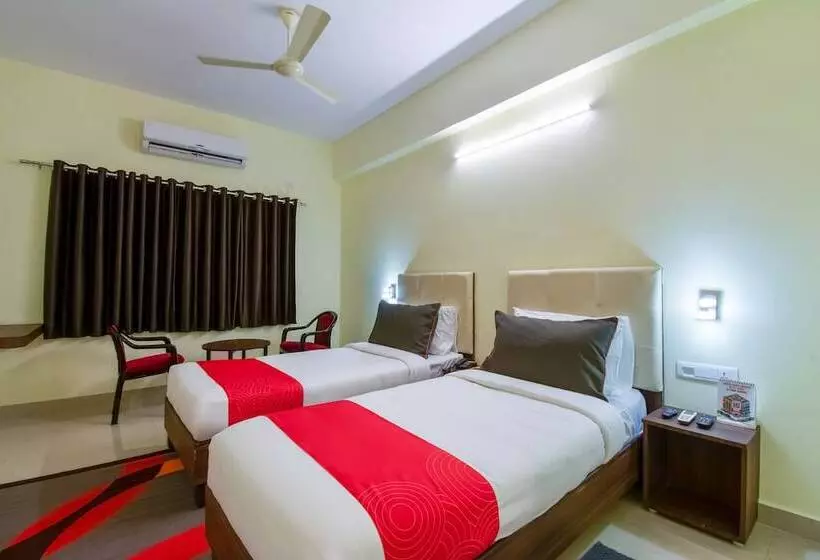 ホテル Collection O 30087 Daba Garden Road