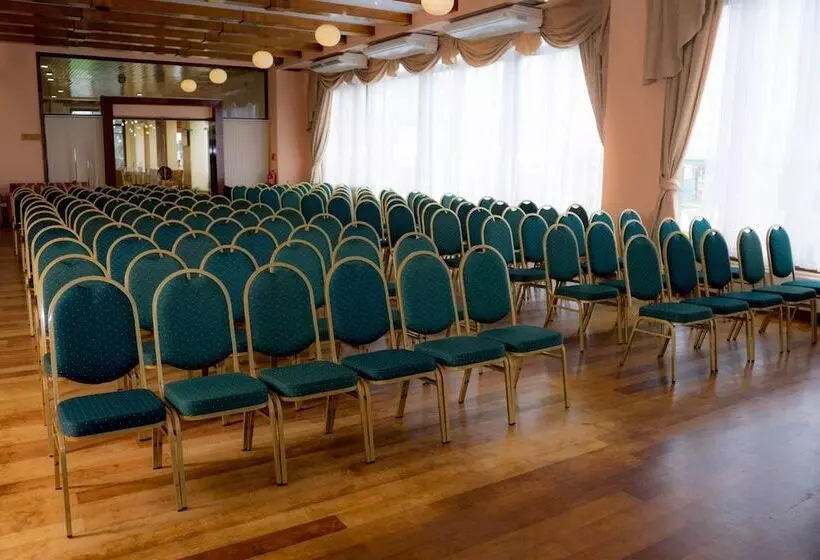 Gran Hotel Vicente Costanera