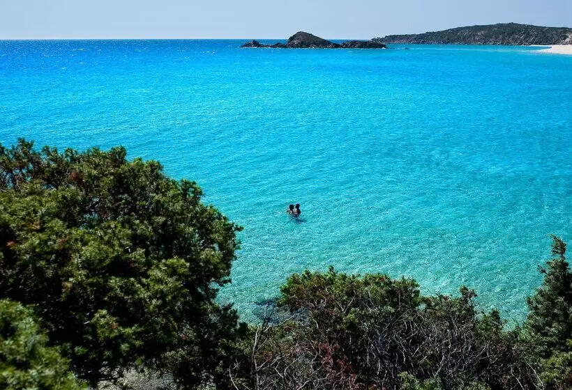 ホテル Baia Di Chia Resort Sardinia, Curio Collection By Hilton
