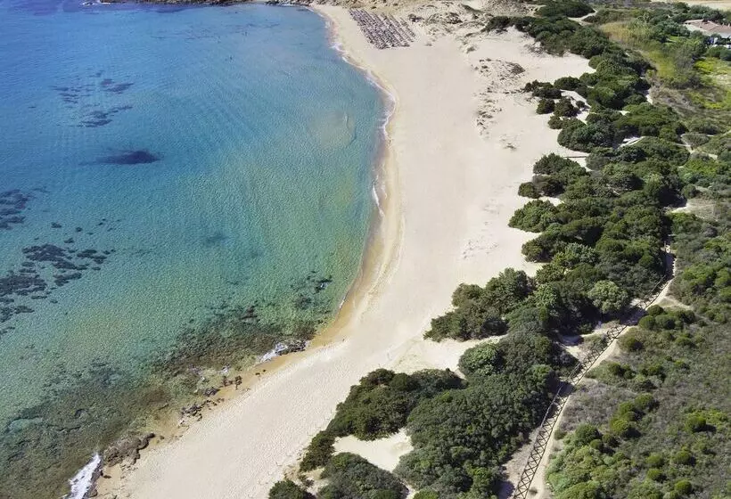 ホテル Baia Di Chia Resort Sardinia, Curio Collection By Hilton