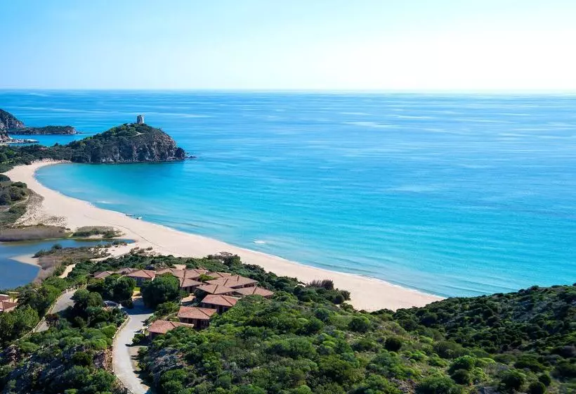 ホテル Baia Di Chia Resort Sardinia, Curio Collection By Hilton