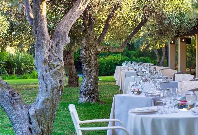 ホテル Baia Di Chia Resort Sardinia, Curio Collection By Hilton