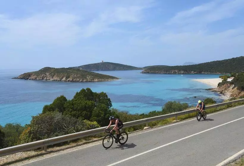 ホテル Baia Di Chia Resort Sardinia, Curio Collection By Hilton