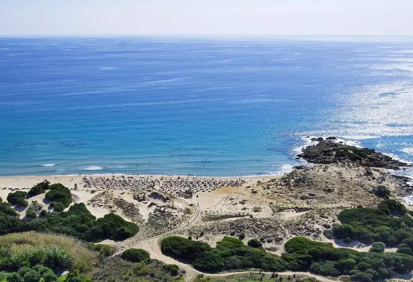ホテル Baia Di Chia Resort Sardinia, Curio Collection By Hilton