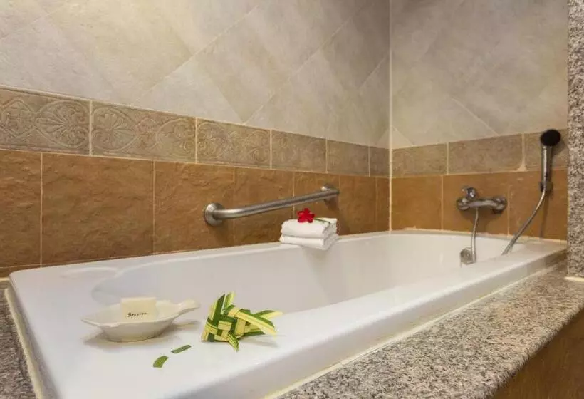 ホテル By The Sea