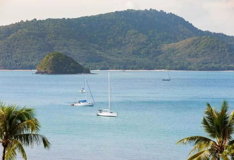 ホテル By The Sea