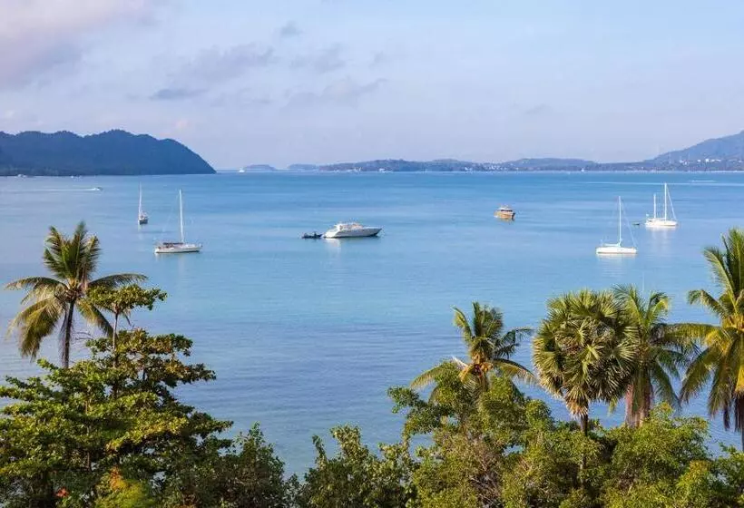 ホテル By The Sea