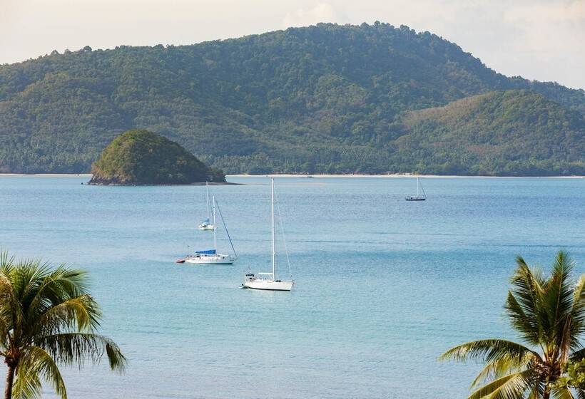 בית מלון כפרי By The Sea