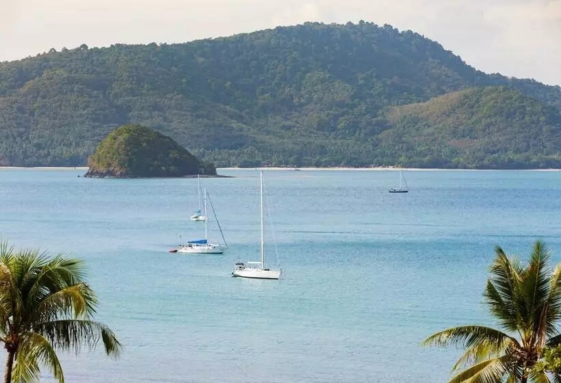 ホテル By The Sea