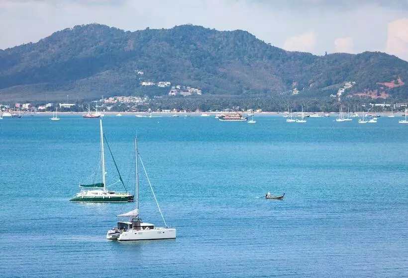 ホテル By The Sea