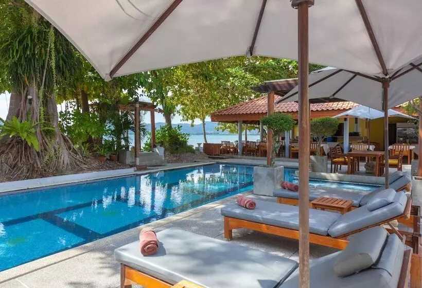 ホテル By The Sea