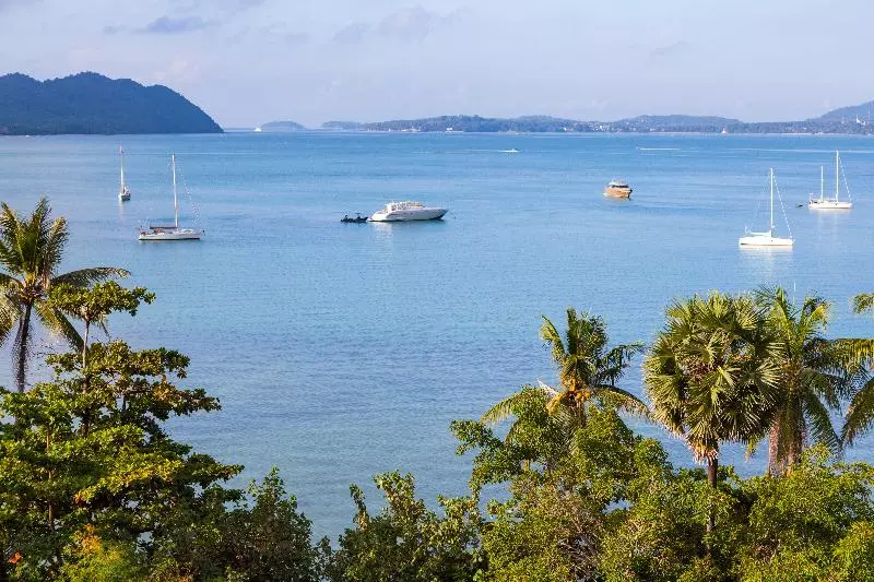 ホテル By The Sea