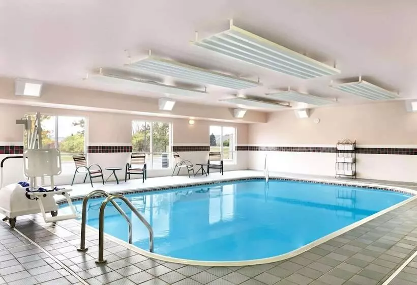 호텔 Country Inn & Suites By Radisson, Marion, Oh